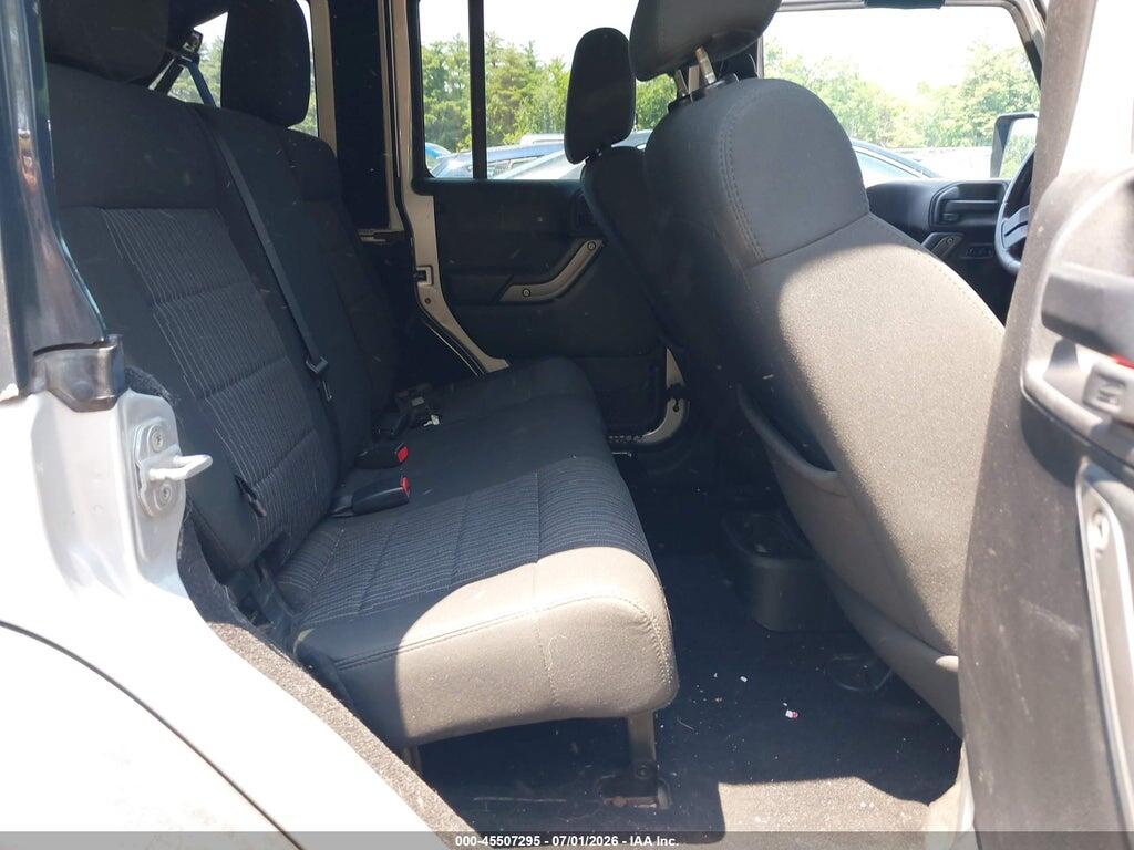 1C4BJWDG5CL181745 2012 JEEP WRANGLER UNLIMITED photo no. 8