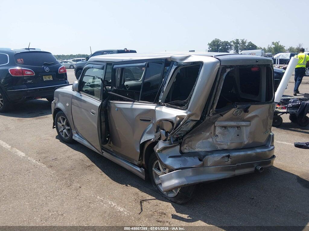 JTLKT324050196731 2005 SCION XB photo no. 3