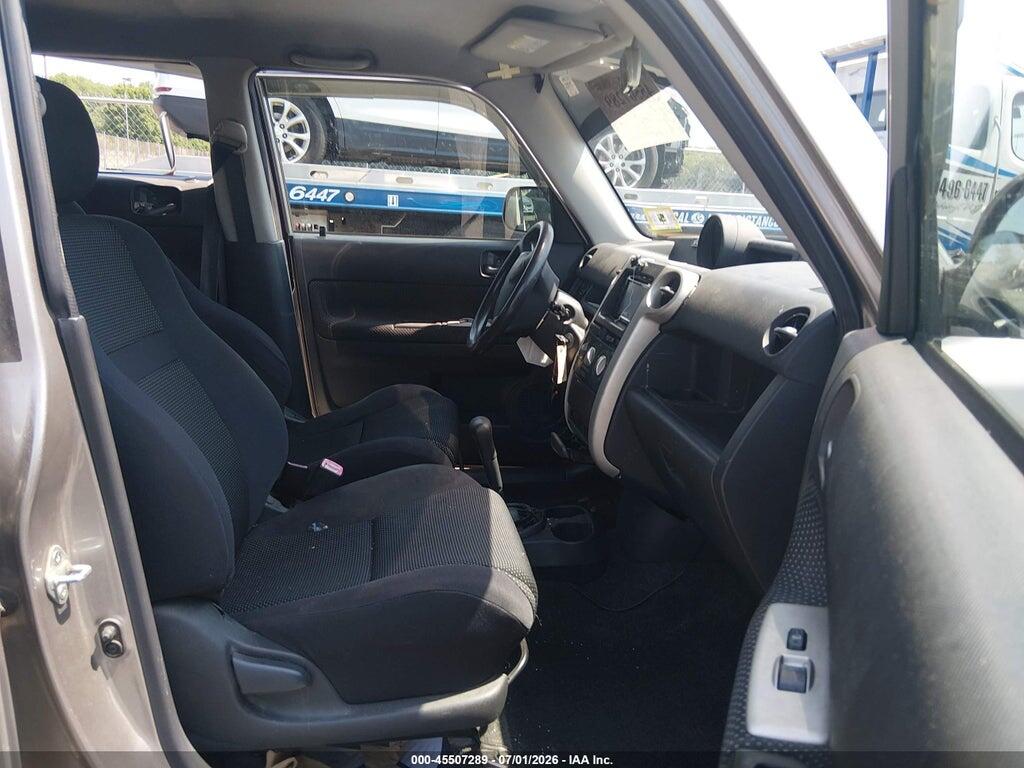JTLKT324050196731 2005 SCION XB photo no. 5