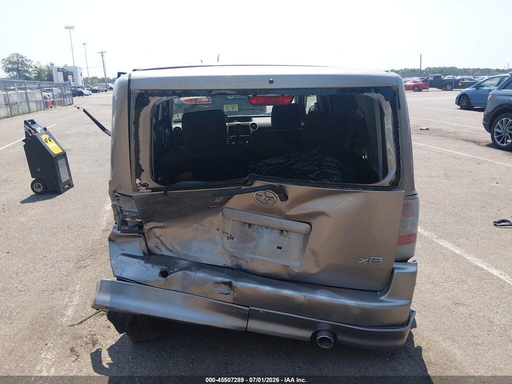 JTLKT324050196731 2005 SCION XB photo no. 6