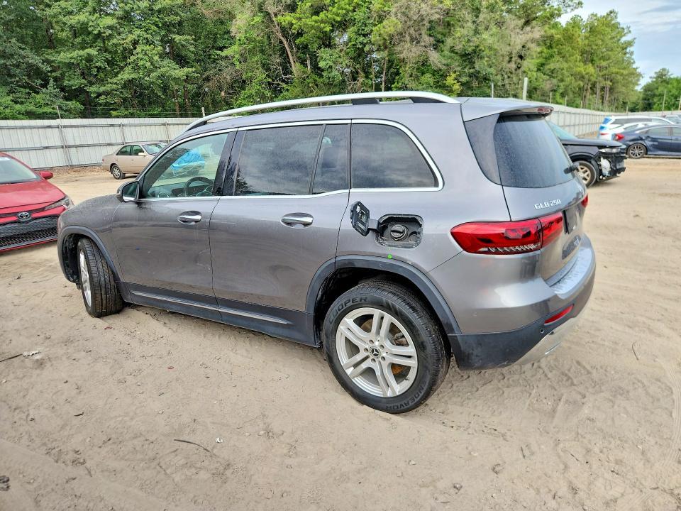 2020 MERCEDES-BENZ GLB 250 4MATIC — Фото 2 из 13
