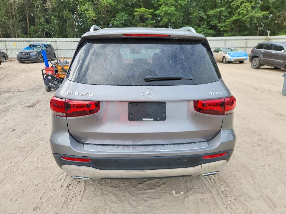2020 MERCEDES-BENZ GLB 250 4MATIC — Фото 6 из 13