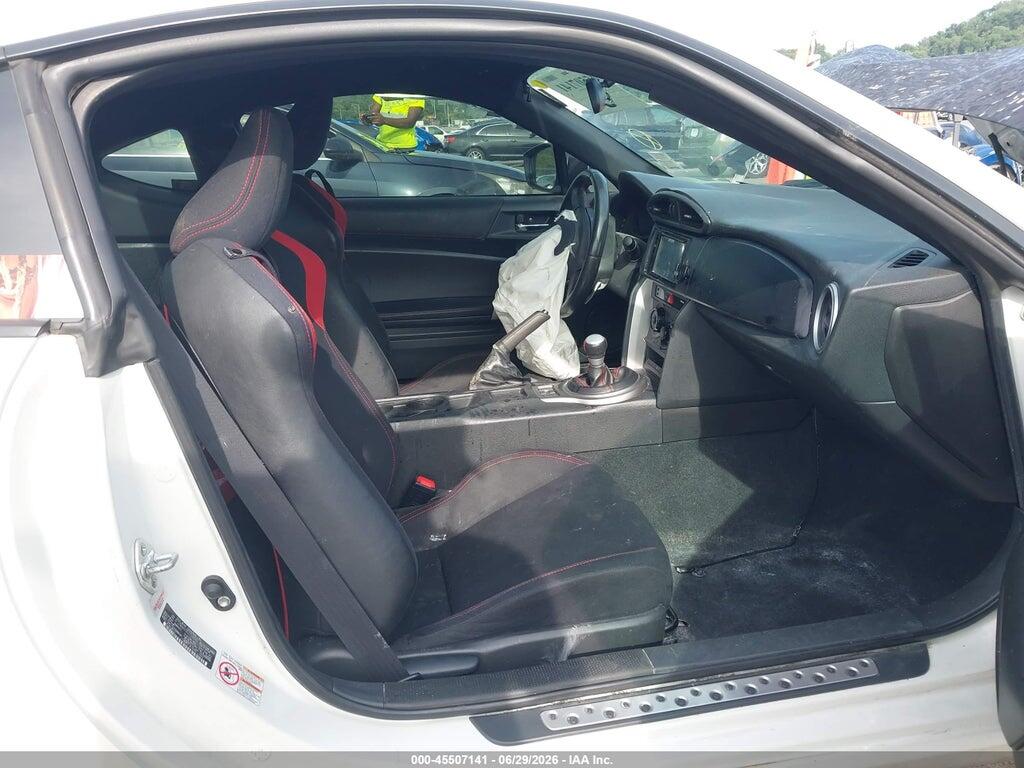 JF1ZNAA15D2724692 2013 SCION FR-S photo no. 5