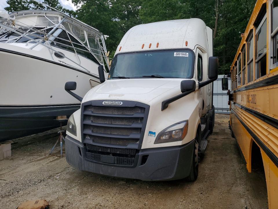 2019 FREIGHTLINER CASCADIA 126 SEMI TRUCK