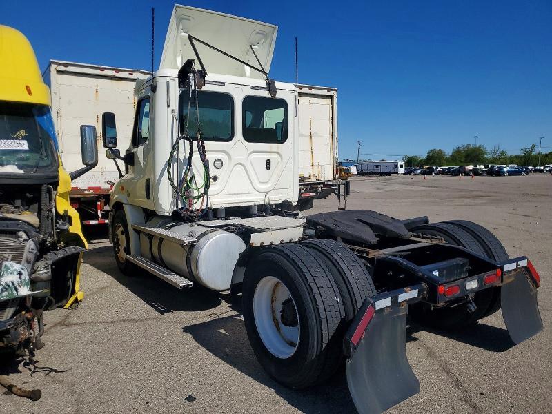 2019 FREIGHTLINER CASCADIA 113 SEMI TRUCK — Фото 3 из 10
