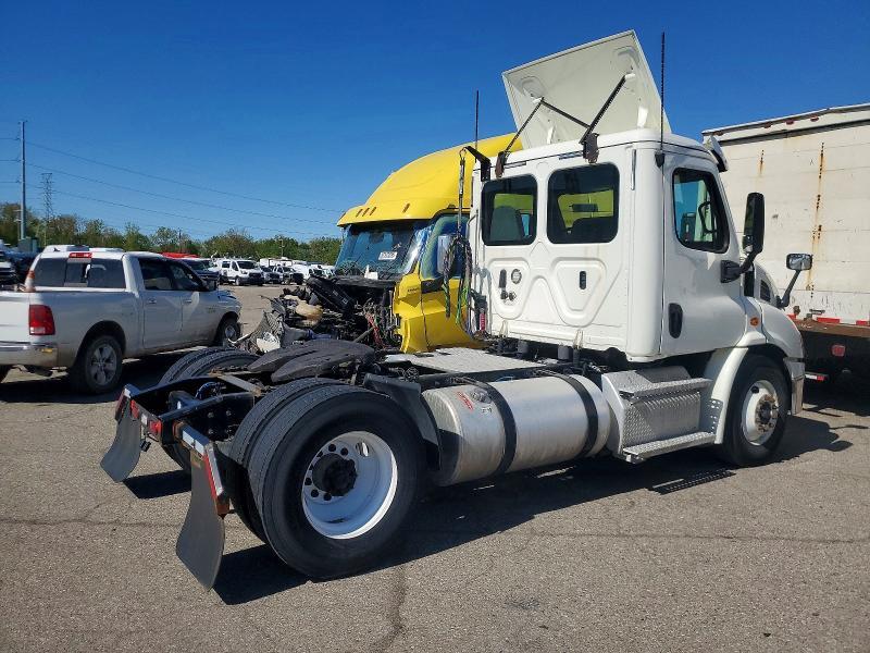 2019 FREIGHTLINER CASCADIA 113 SEMI TRUCK — Фото 4 из 10