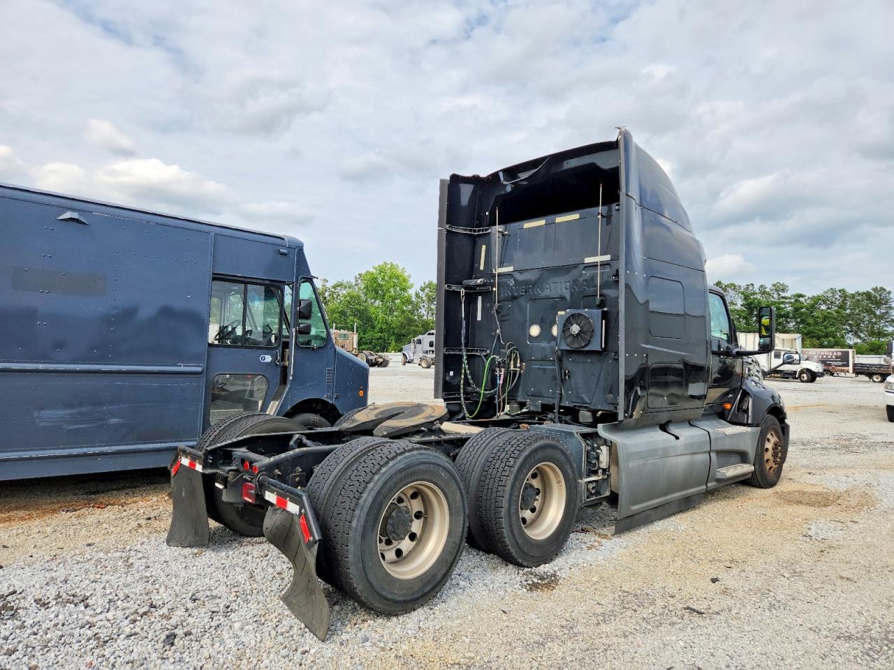 2019 INTERNATIONAL LT625 SEMI TRUCK 512500 MILES NEEDS 2 BATTARIES — Фото 4 из 10