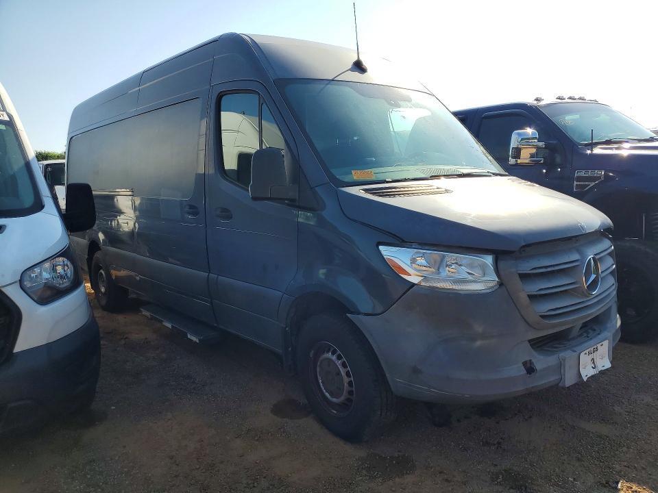 2019 MERCEDES BENZ SPRINTER 2500 DELIVERY VAN — Фото 4 из 13