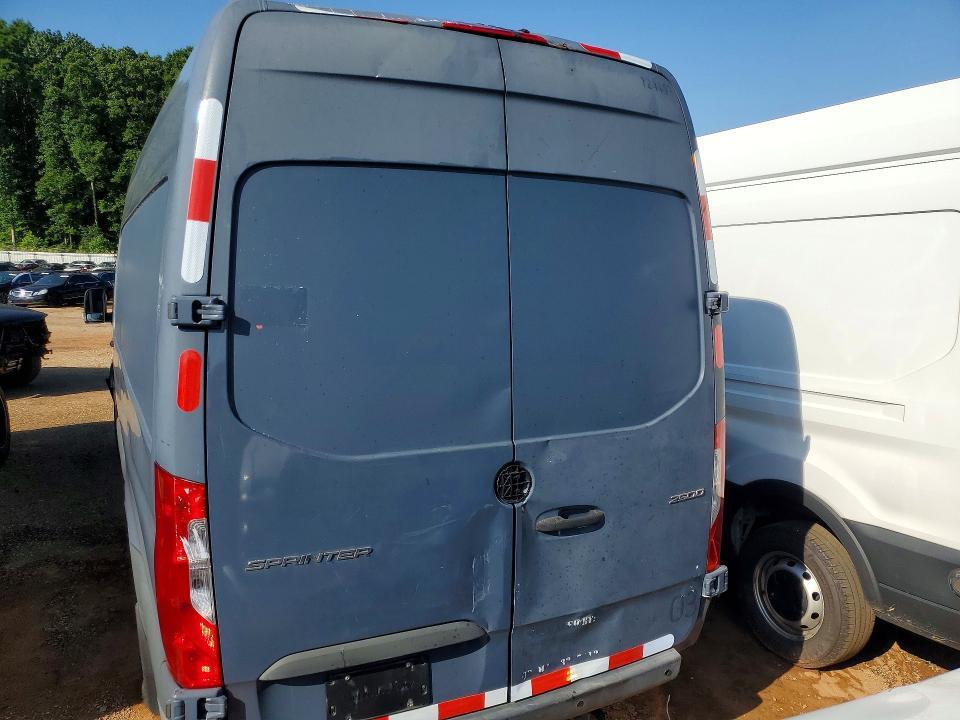 2019 MERCEDES BENZ SPRINTER 2500 DELIVERY VAN — Фото 6 из 13