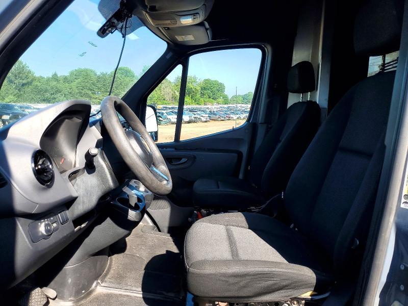 2019 MERCEDES BENZ SPRINTER 2500 DELIVERY VAN — Фото 7 из 13