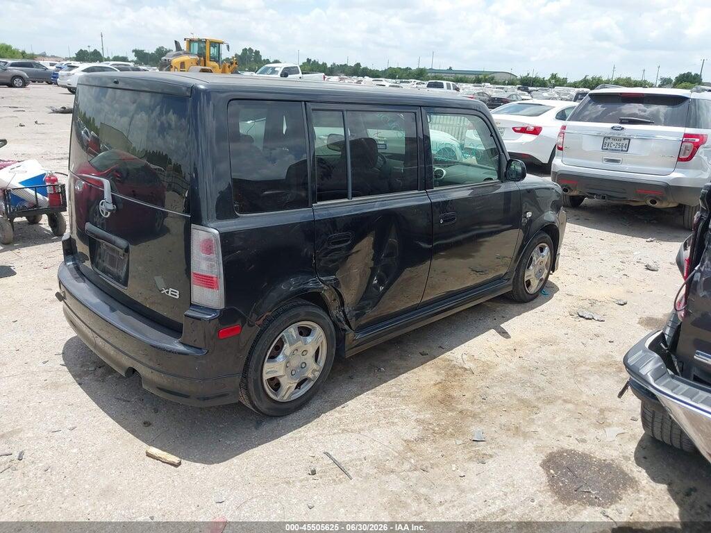 JTLKT324350200397 2005 SCION XB photo no. 4