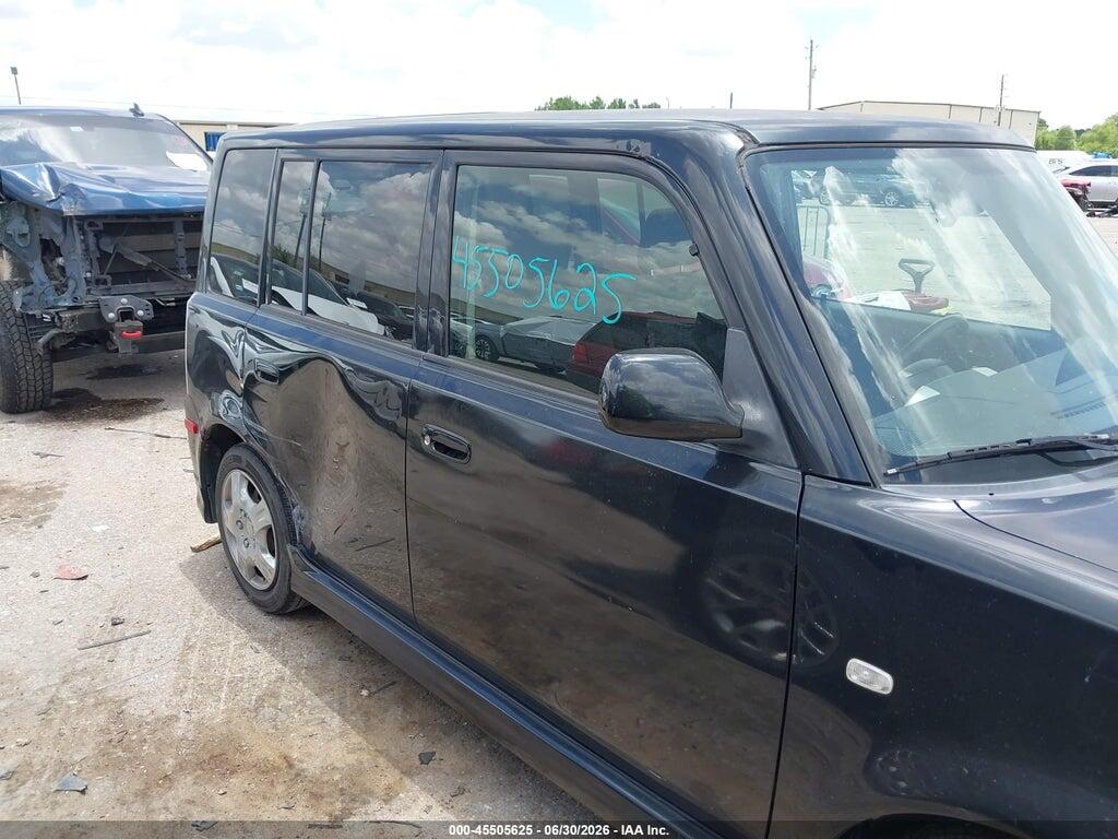 JTLKT324350200397 2005 SCION XB photo no. 6
