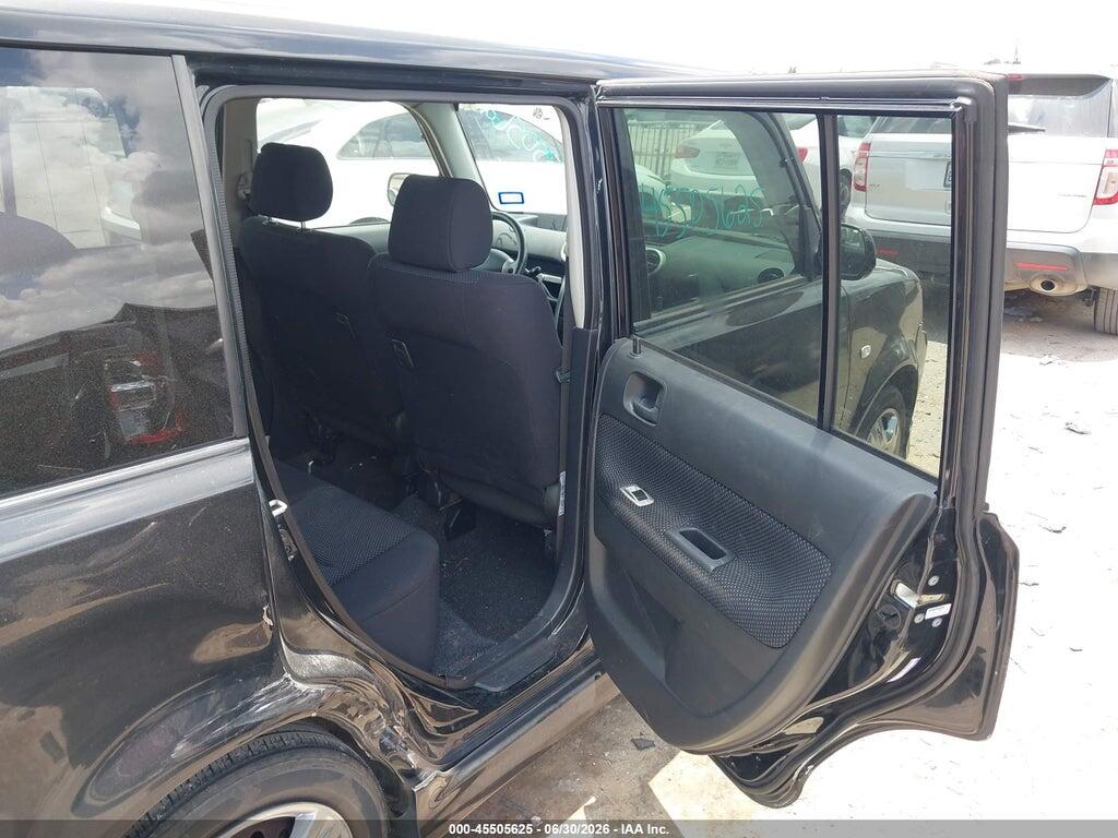 JTLKT324350200397 2005 SCION XB photo no. 8