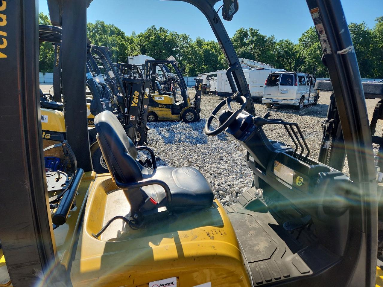 2019 YALE GLP030VXNRSV062 FORKLIFT — Фото 5 из 10