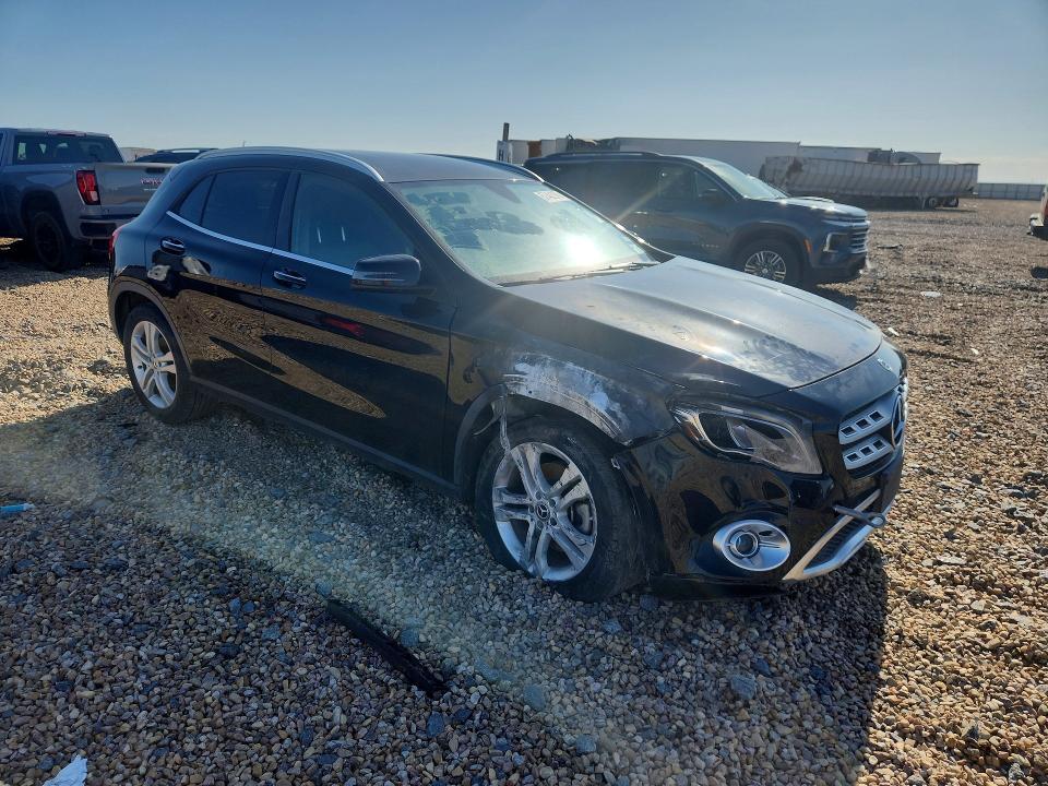 2020 MERCEDES-BENZ GLA 250 — Фото 4 из 12