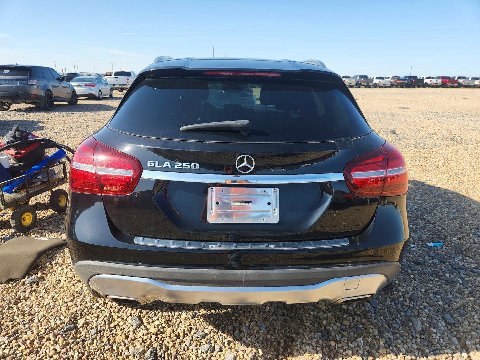 2020 MERCEDES-BENZ GLA 250 — Фото 6 из 12