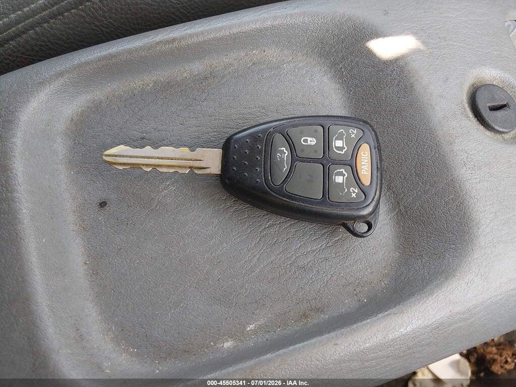 2C4GP54L35R208611 2005 CHRYSLER TOWN & COUNTRY photo no. 11