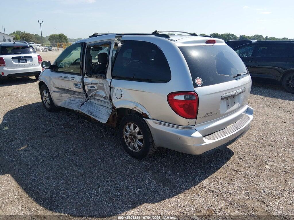 2C4GP54L35R208611 2005 CHRYSLER TOWN & COUNTRY photo no. 3