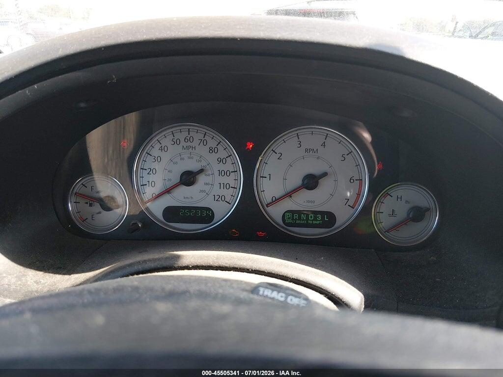 2C4GP54L35R208611 2005 CHRYSLER TOWN & COUNTRY photo no. 7