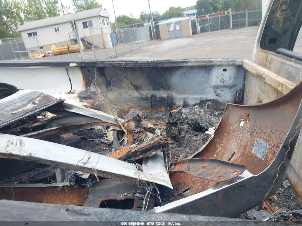 1FTWW33F5YEA32256 2000 FORD F-350 photo no. 8