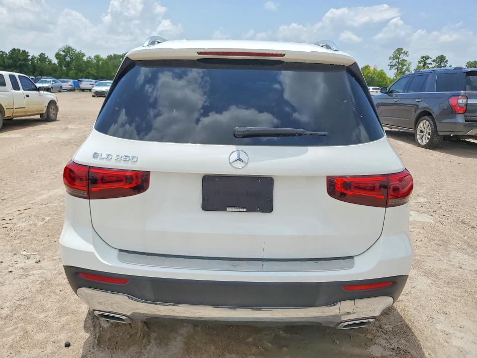 2020 MERCEDES-BENZ GLB 250 — Фото 6 из 13