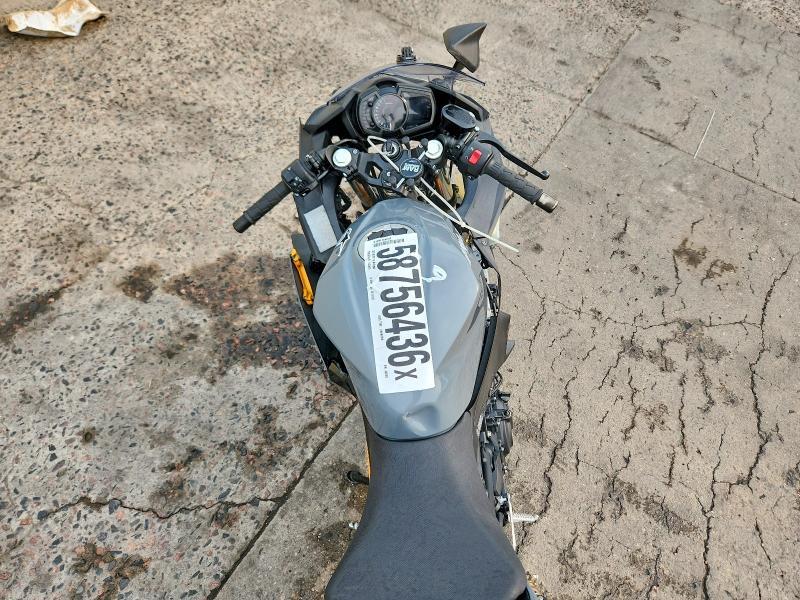 JKAEXKG15JDA08405 2018 KAWASAKI EX400 photo no. 6