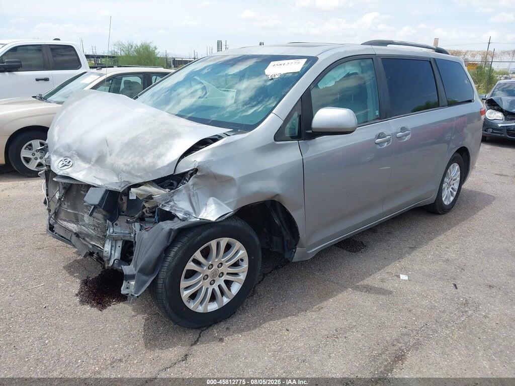 5TDYK3DC2DS371991 2013 TOYOTA SIENNA photo no. 2
