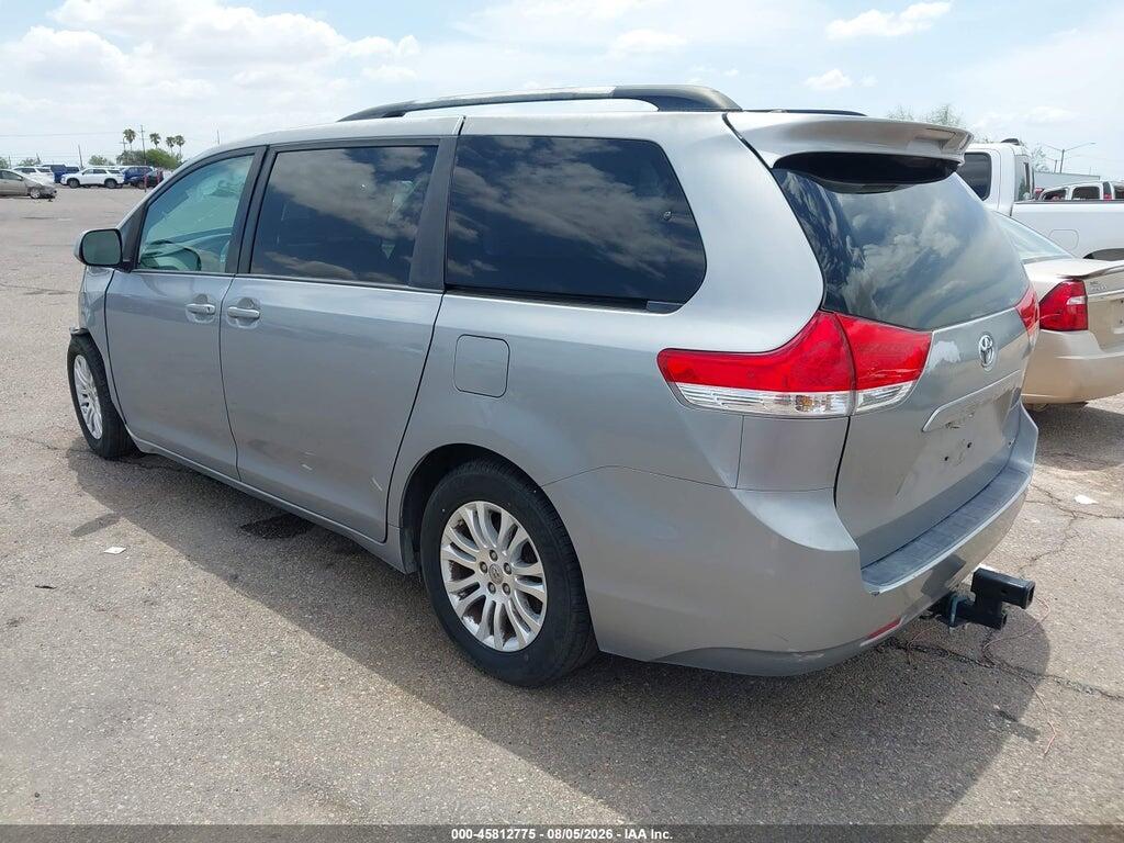 5TDYK3DC2DS371991 2013 TOYOTA SIENNA photo no. 3