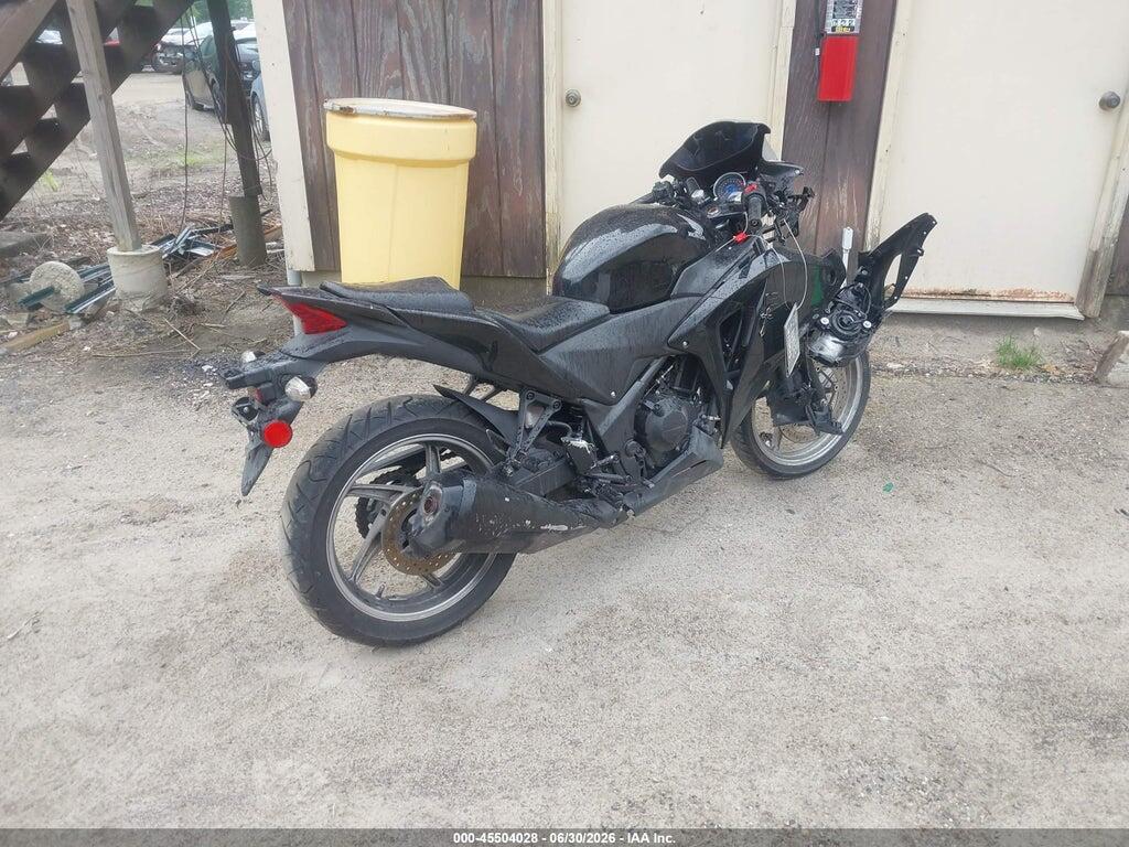 MLHMC4101C5203241 2012 HONDA CBR250 photo no. 4