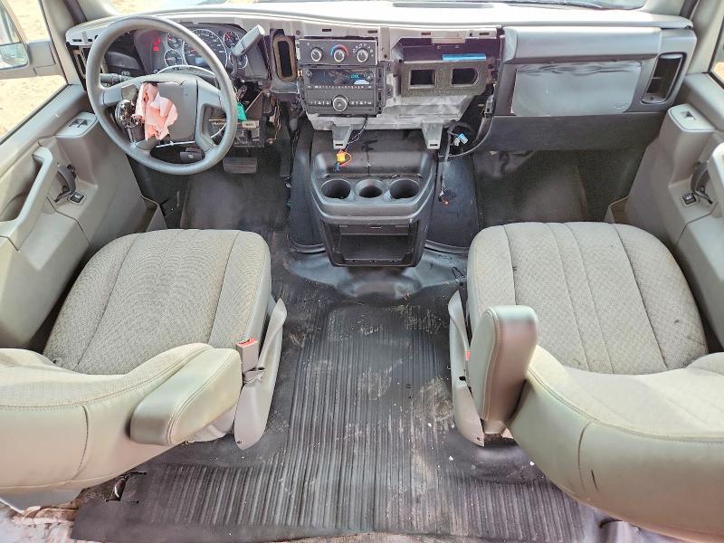 2017 CHEVROLET EXPRESS G2500 — Фото 8 из 13