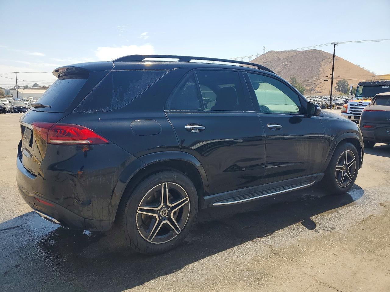 2020 MERCEDES-BENZ GLE 350 — Фото 3 из 14
