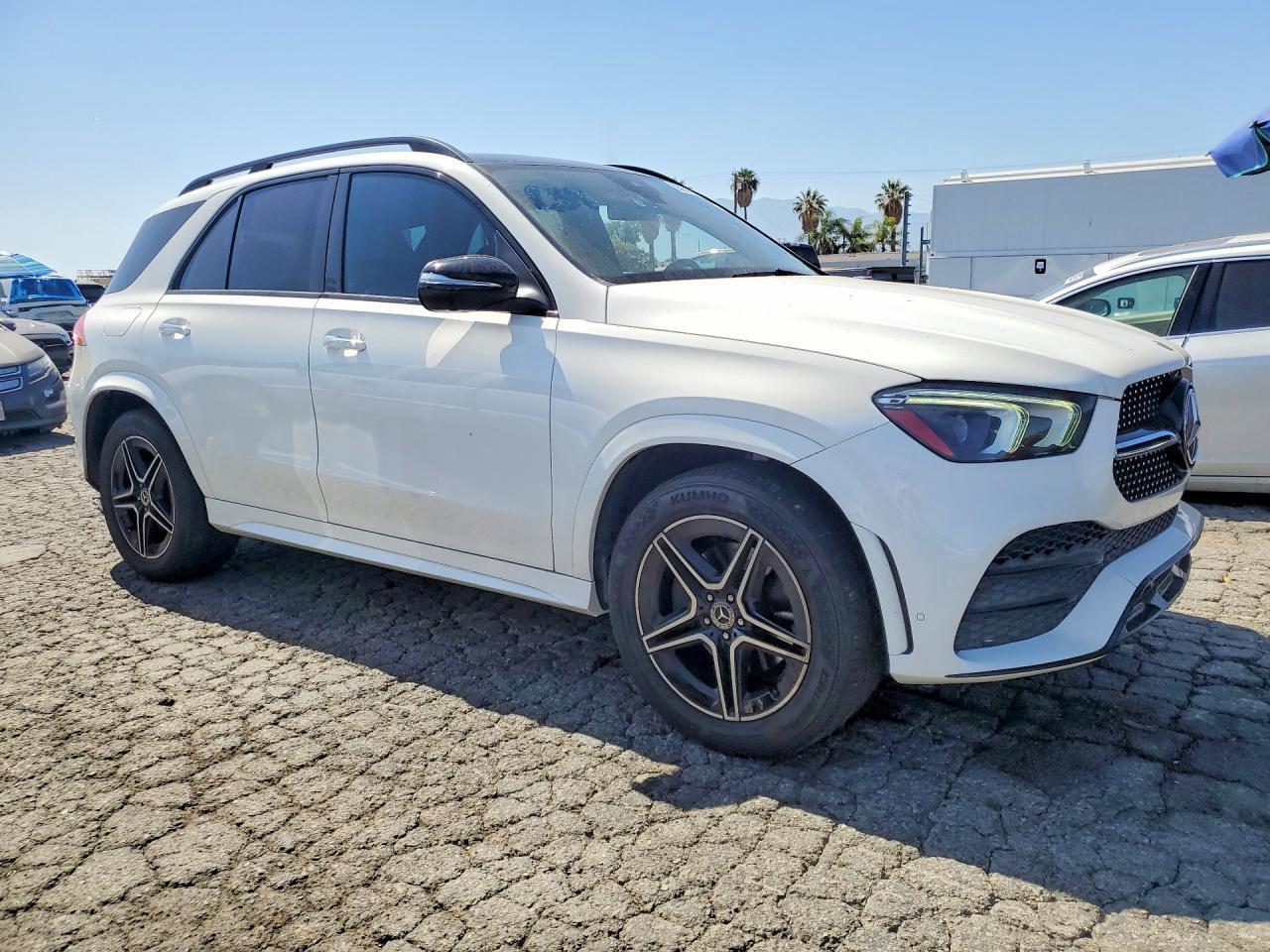 2020 MERCEDES-BENZ GLE 350 — Фото 4 из 13