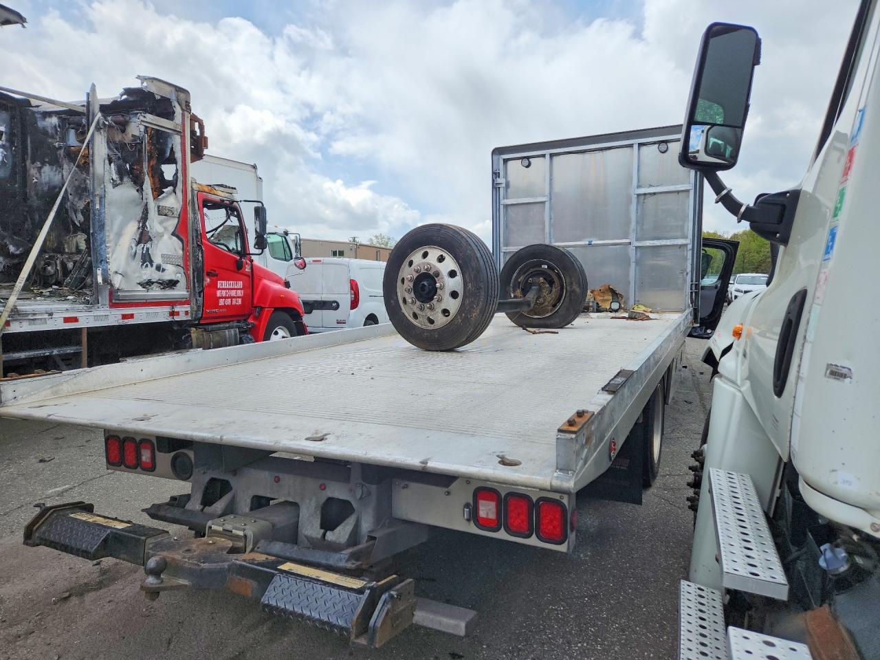 2017 FREIGHTLINER M2 106 MEDIUM DUTY — Фото 3 из 14