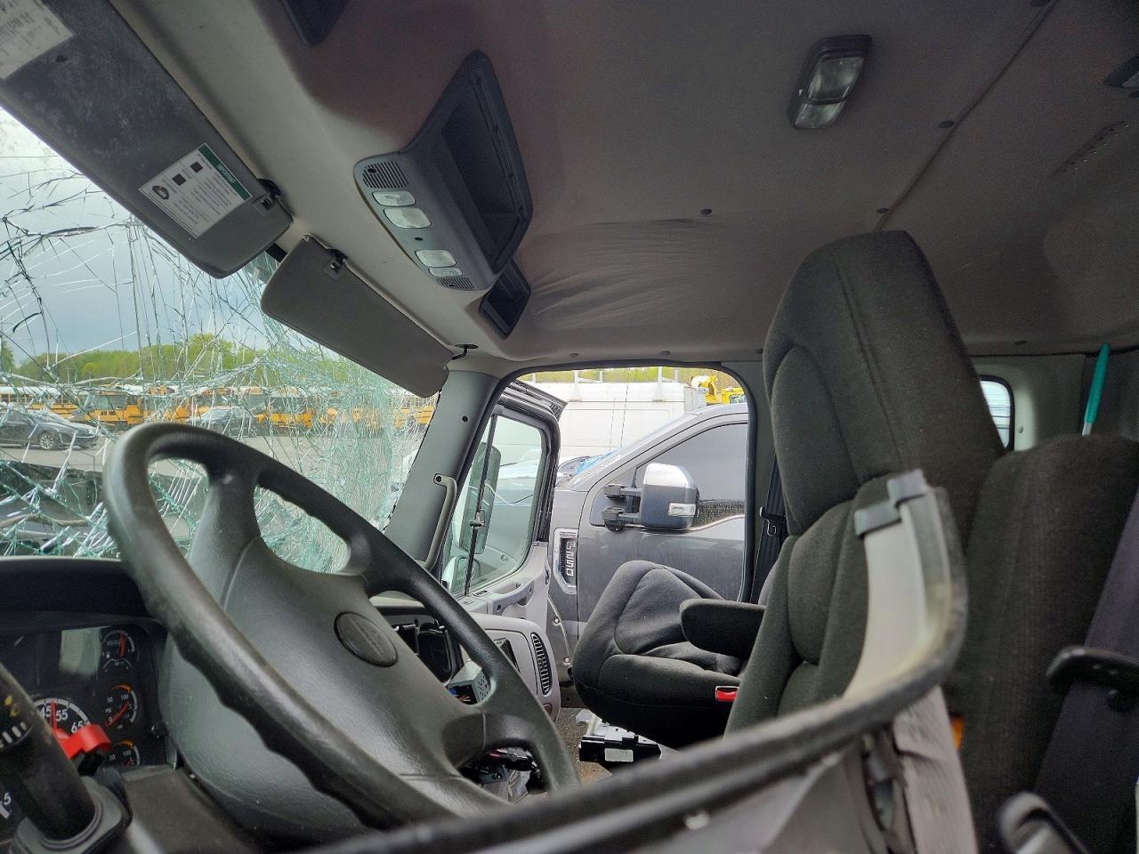 2017 FREIGHTLINER M2 106 MEDIUM DUTY — Фото 7 из 14