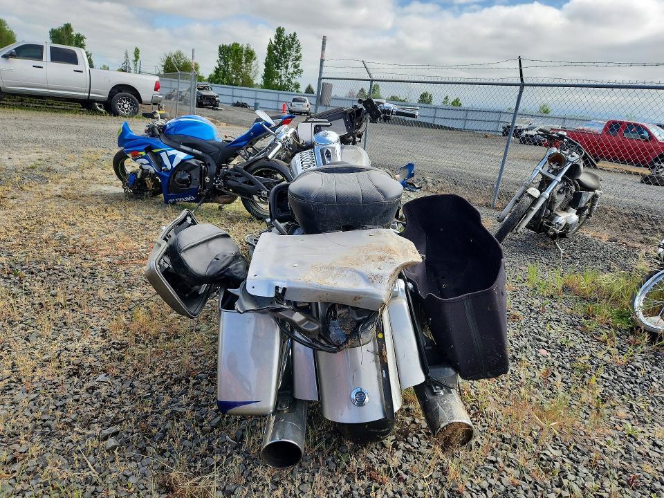 1HD1TEF12HB951808 2017 HARLEY-DAVIDSON FLHTKSE photo no. 4