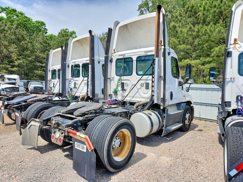 2016 FREIGHTLINER CASCADIA 125 SEMI TRUCK — Фото 4 из 10