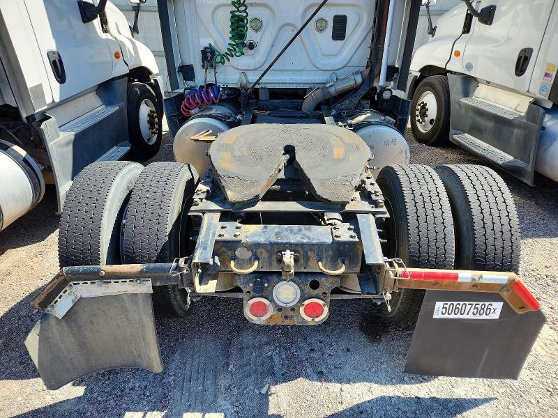 2016 FREIGHTLINER CASCADIA 125 SEMI TRUCK — Фото 6 из 10
