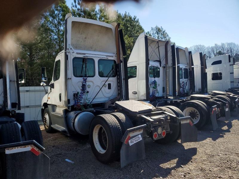 2016 FREIGHTLINER CASCADIA 125 SEMI TRUCK — Фото 3 из 10