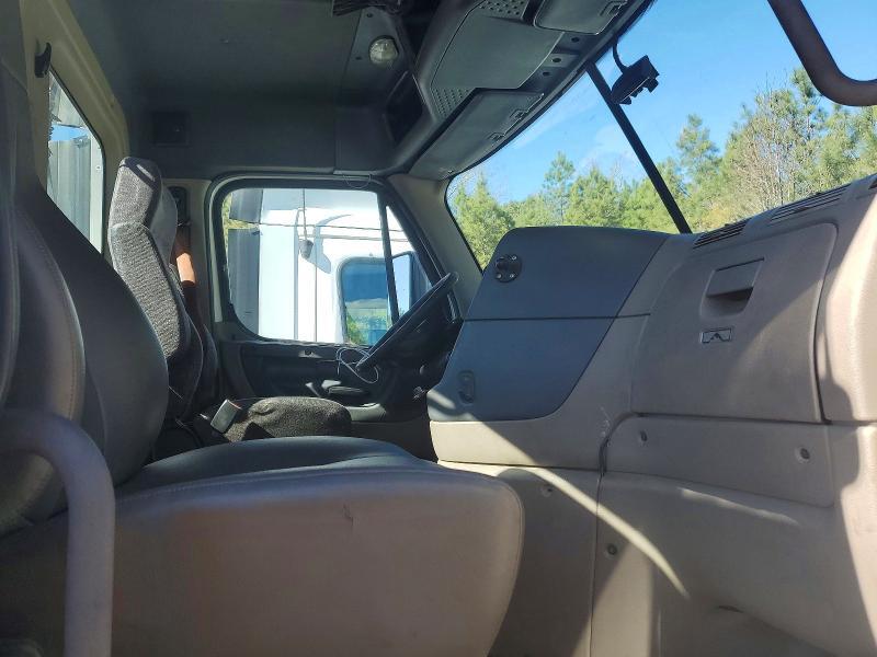 2016 FREIGHTLINER CASCADIA 125 SEMI TRUCK — Фото 5 из 10