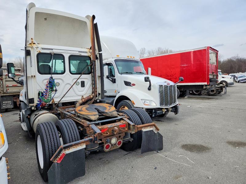 2016 FREIGHTLINER CASCADIA 125 SEMI TRUCK — Фото 3 из 10