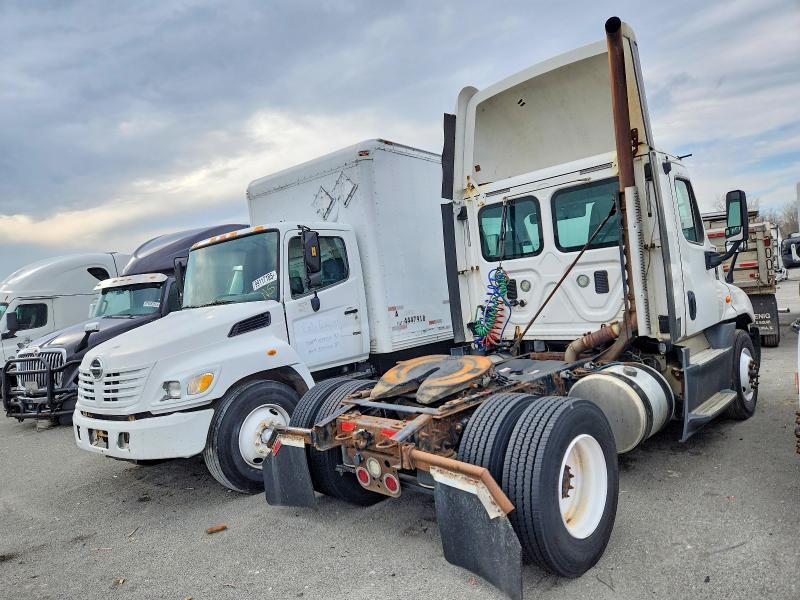 2016 FREIGHTLINER CASCADIA 125 SEMI TRUCK — Фото 4 из 10