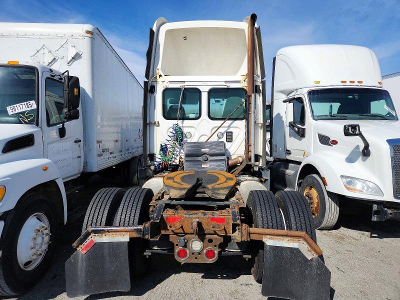 2016 FREIGHTLINER CASCADIA 125 SEMI TRUCK — Фото 6 из 10