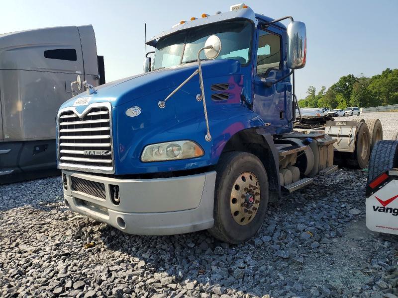 2016 MACK CXU613 SEMI TRUCK — Фото 2 из 10