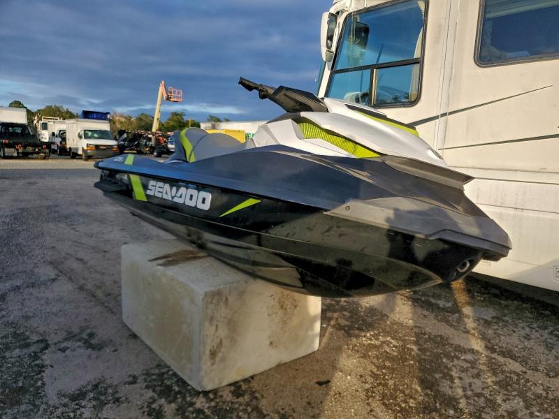 2016 SEA-DOO JET SKI YDV26677L516