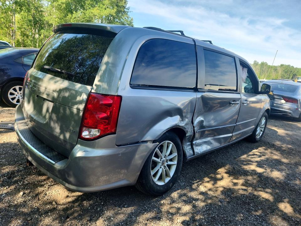 2015 DODGE GRAND CARAVAN SE — Фото 3 из 13