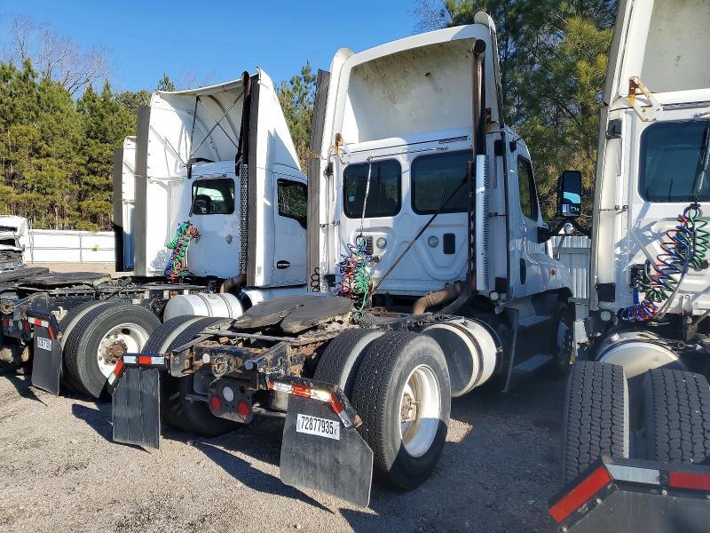 2015 FREIGHTLINER CASCADIA SEMI TRUCK — Фото 4 из 10