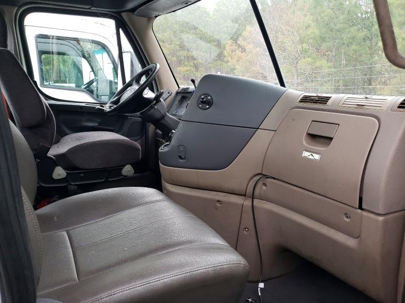 2015 FREIGHTLINER CASCADIA SEMI TRUCK — Фото 5 из 10