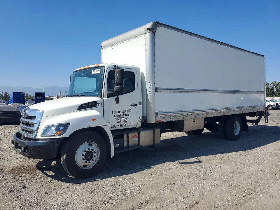 2015 HINO 258/268 BOX TRUCK