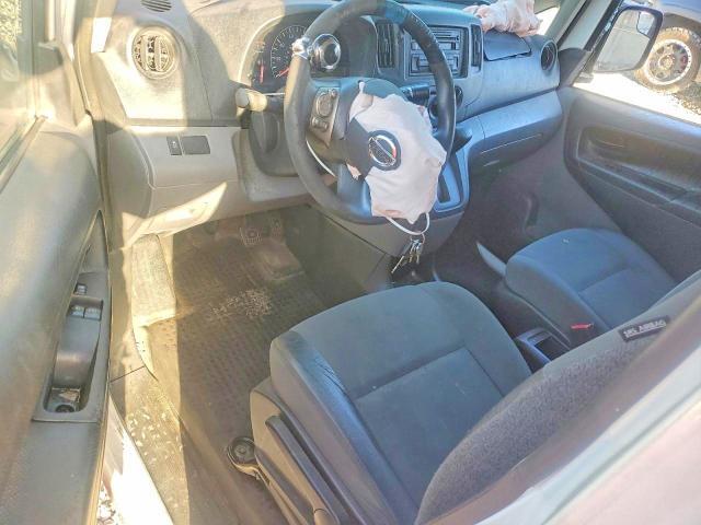 2015 NISSAN NV200 S — Фото 8 из 14