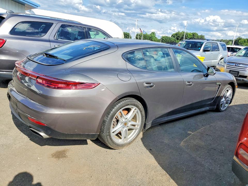 2015 PORSCHE PANAMERA 2 — Фото 3 из 12